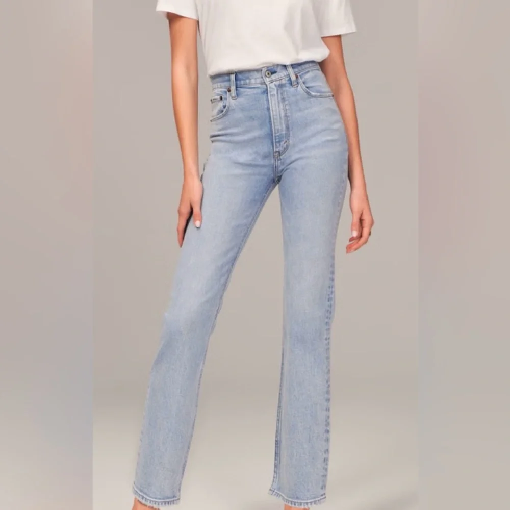 Abercrombie Ultra High Rise Straight Jean - Picture 2 of 4